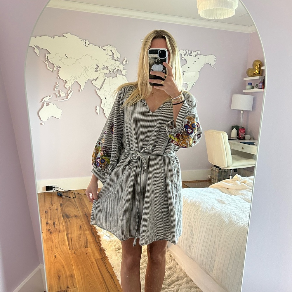 Anthropologie Dress w Embroidery